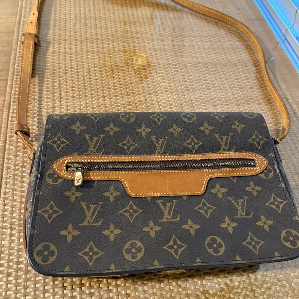 Louis Vuitton Crossbody